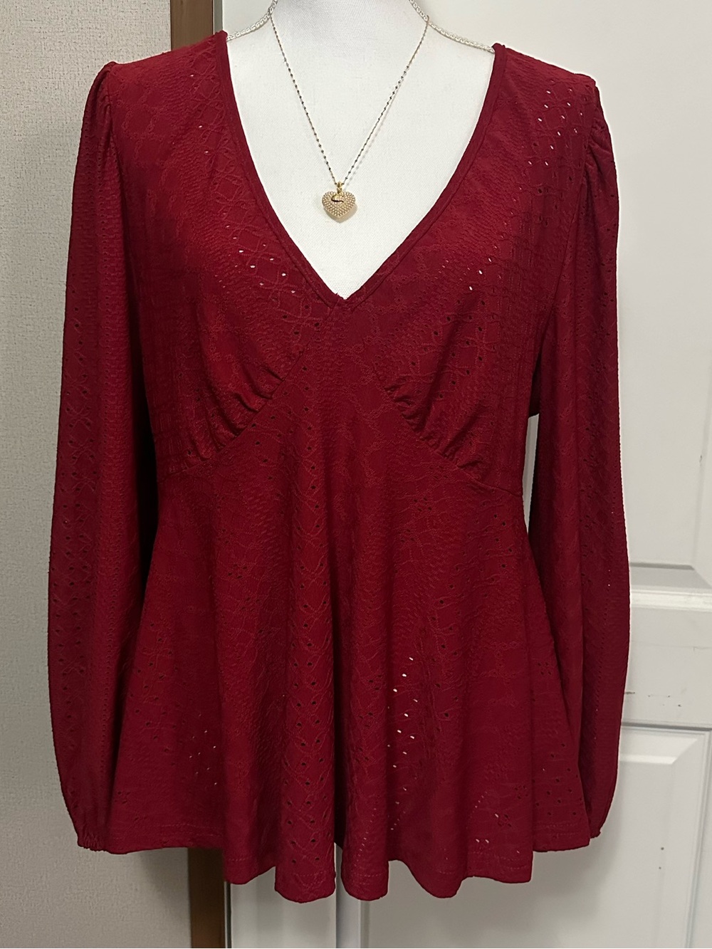SHEIN Burgundy V-Neck Long Sleeve Eyelet Peplum Top